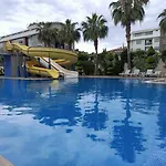 아파트 2-room In A Luxury